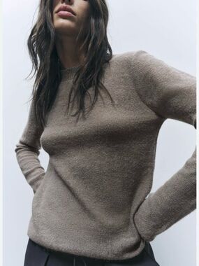 Zara Classic Crewneck Women’s Lightweight Sweater in Taupe | Small